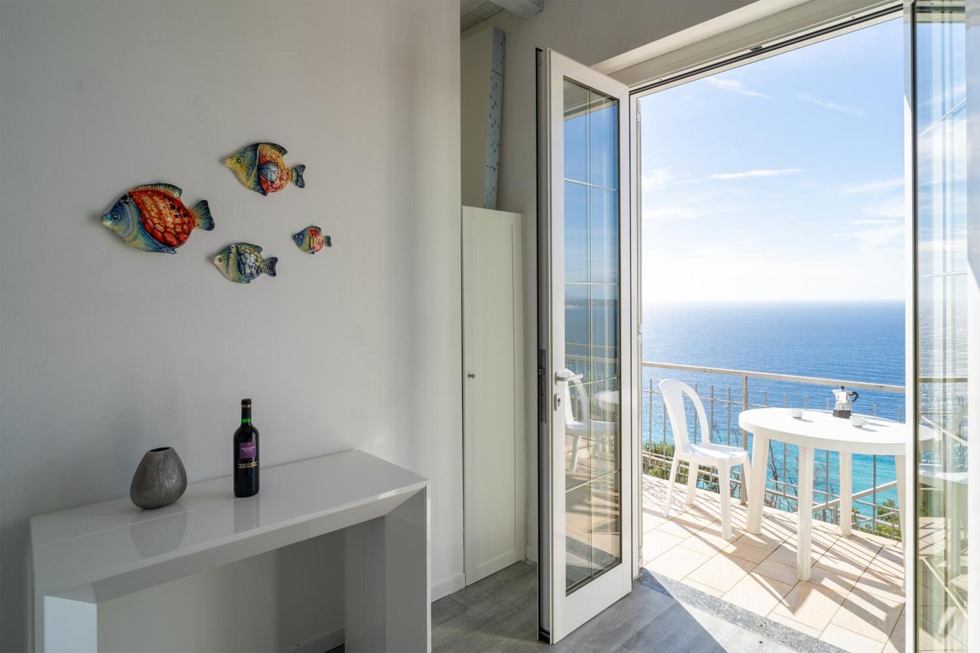 Appartement Casa Grimaldi - Terrace & Sea View à Vintimille Extérieur photo